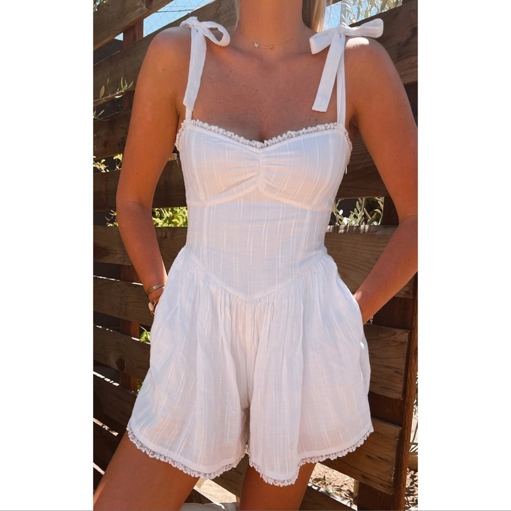 SHOW ME YOUR MUMU Regal Romper In White - Picture 11 of 12